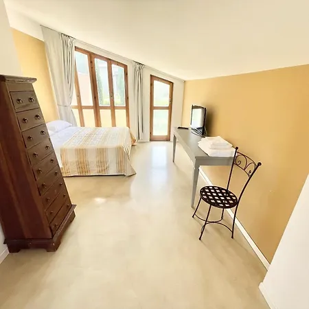 Between Montefalco And Bevagna - 3 Kms Walk To Shops, Bars And Restaurants *